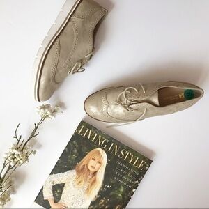 White mountain Oxford shoes